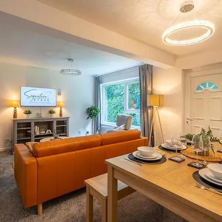 Modern 3-bed Near Roundhay Park