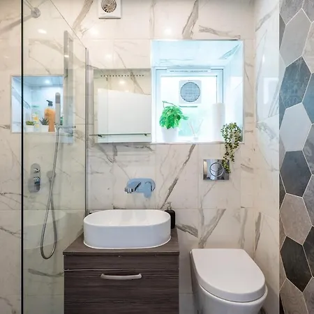 Modern 3-bed Near Roundhay Park 度假居 *