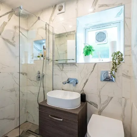 Modern 3-bed Near Roundhay Park 度假居 利兹